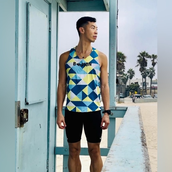 Run In Rabbit Boston Geometric Running Tank Top, size Medium - Picture 3 of 10